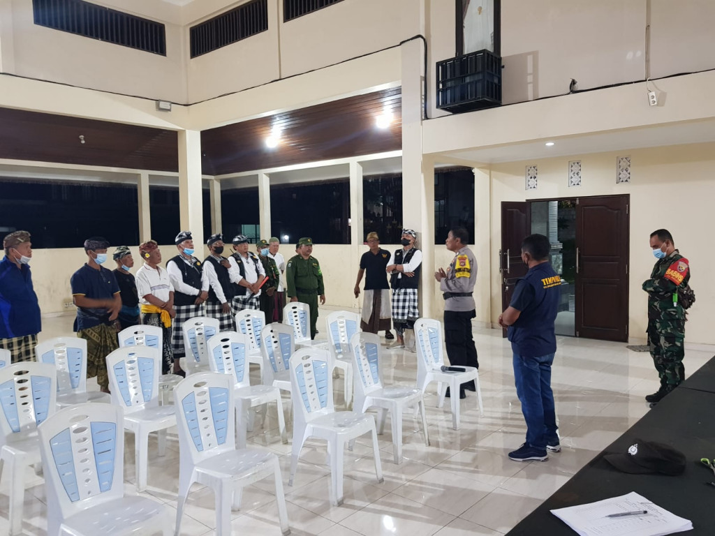 Sinergitas Tim Keamanan dalam Pendataan Penduduk Non Permanen di Banjar Lingga Bumi